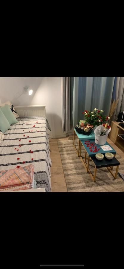 Studio Le Monroe Les Pieds Dans L'Eau 10 M De La Mer La Seyne-sur-Mer Εξωτερικό φωτογραφία